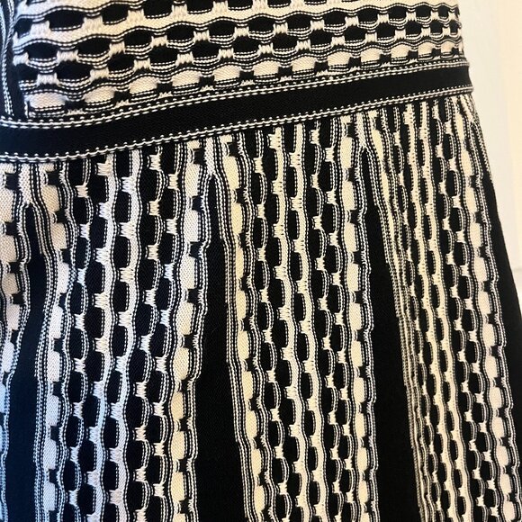 Tory Burch Monique black and cream knit pleated sleeveless fit-and-flare dress - Picture 10 of 11